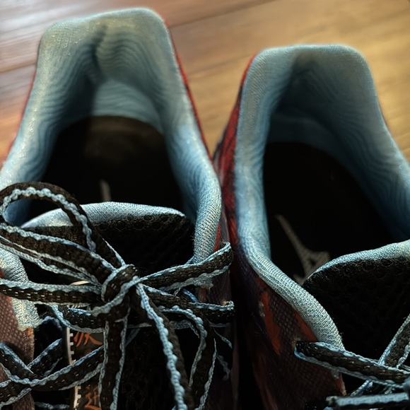 Mizuno Orange and Blue Athletic Shoes for Performance - Picture 3 of 6